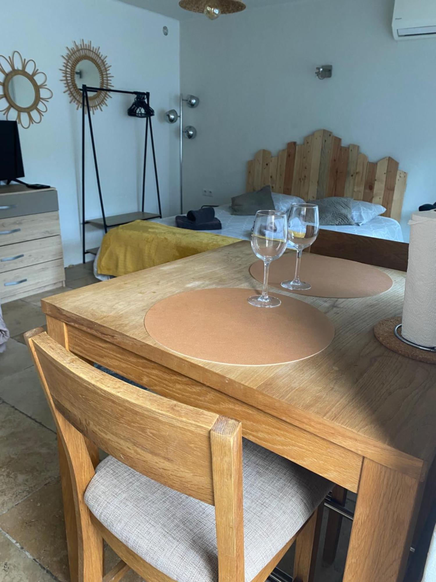 Studio La Source Claire LʼIsle-sur-la-Sorgue Екстериор снимка