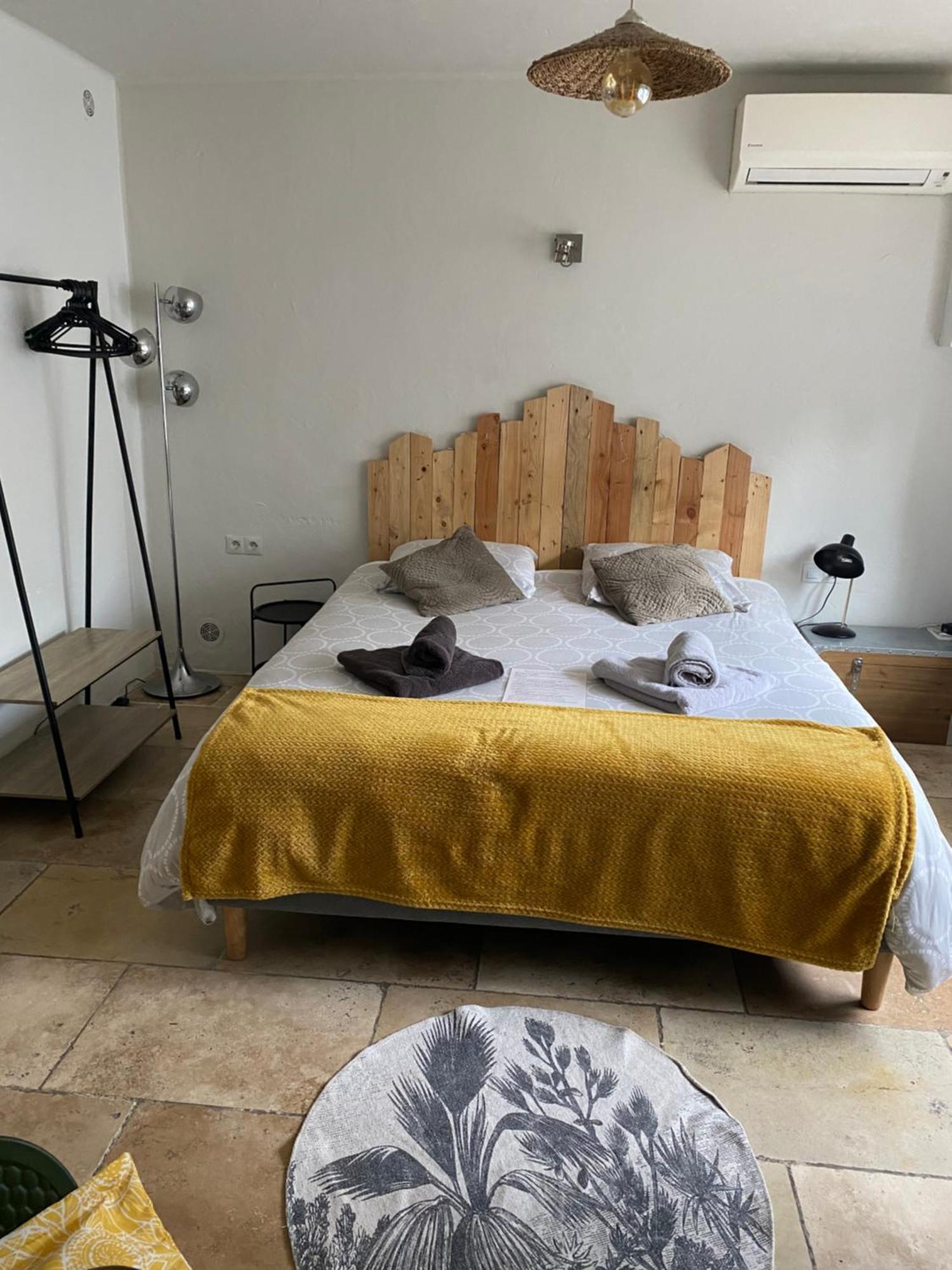 Studio La Source Claire LʼIsle-sur-la-Sorgue Екстериор снимка
